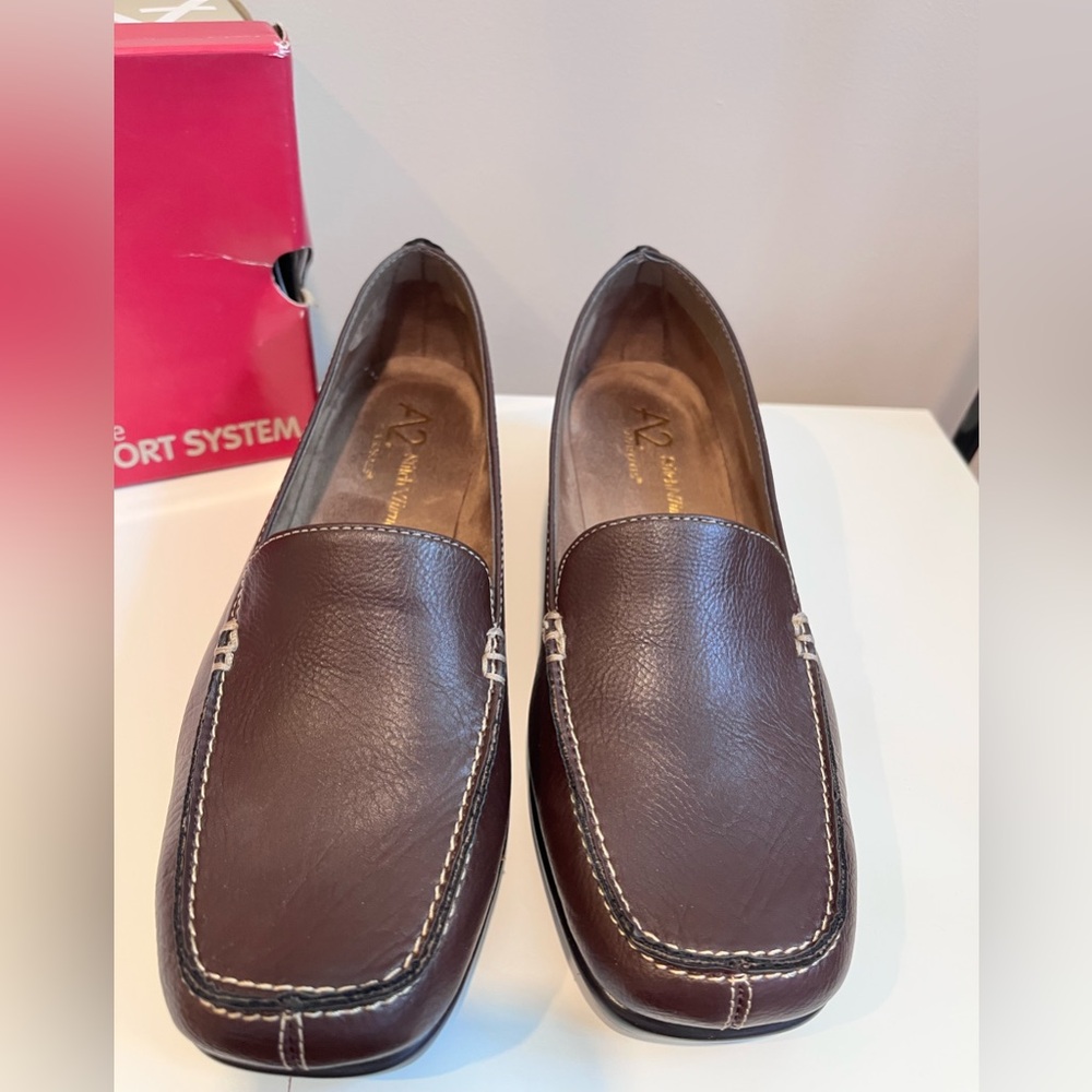A2 by Aerosoles Womans  Dark Brown Slip-On Loafers Sz 7.5